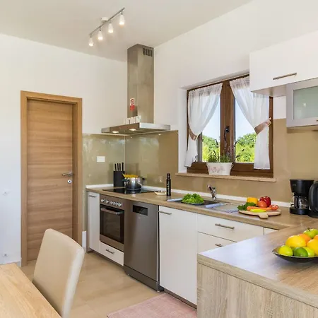 Holiday home In Mit Privatem Pool Jursici